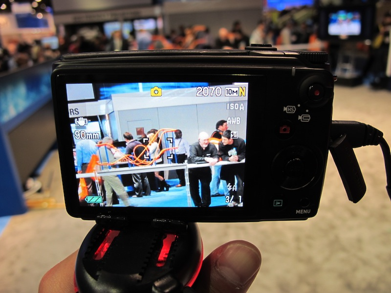 Illustration for article titled Hands On Casio's EX-FH100 High Speed Exilim Camera: Slow Mo Tech is Maturing